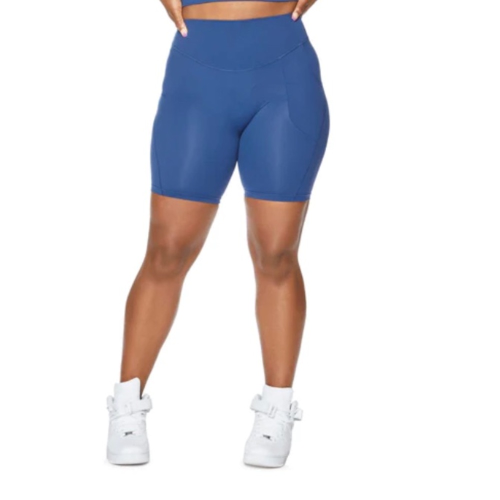 ILUS confidence biker shorts